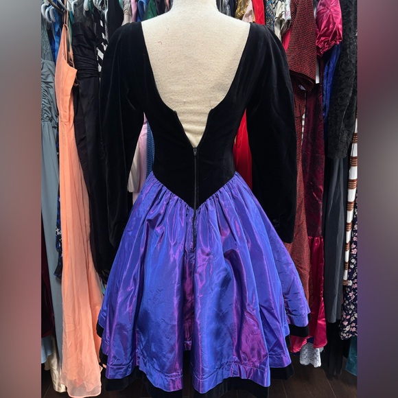 Vintage 90s Laura Ashley 6 Purple Iridescent Velvet Glam Fit Flare Dress Formal - Picture 4 of 9